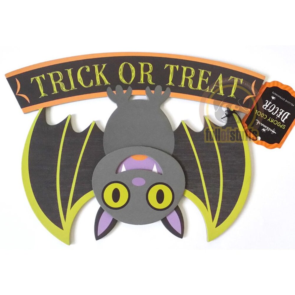 Brand NEW Hallmark Halloween Trick or Treat Bat Door Wall Sign Decoration